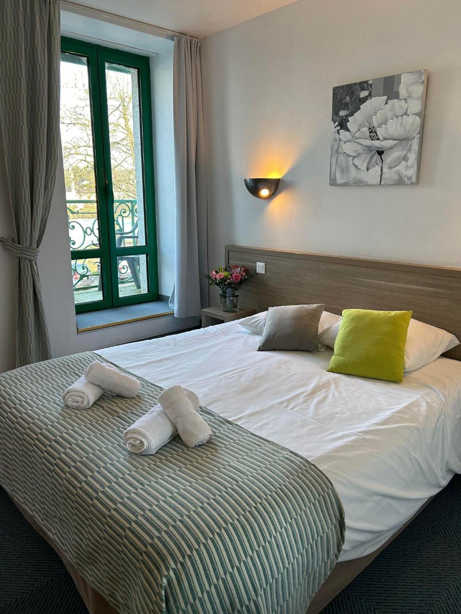 Hotel Du Lac Huelgoat Bagian luar foto