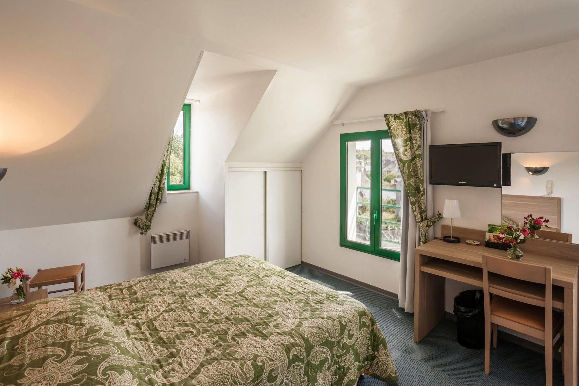 Hotel Du Lac Huelgoat Bagian luar foto